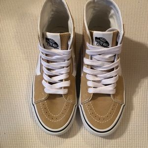 NWOT Vans Sk8-Hi Tops